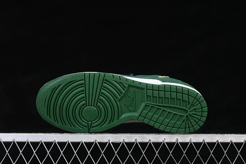 All Categories Nk SB Dunk Series Nk SB Dunk Low Low-top sneakers Nike SB Dunk Low Year of the Horse White Green Low-top casual sneakers IB4417-100